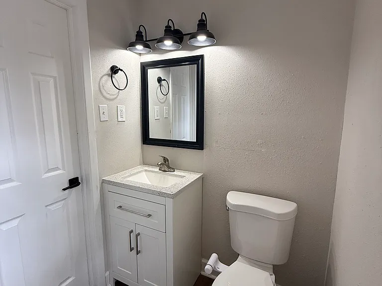 4313 W Laurel St — Photo 7