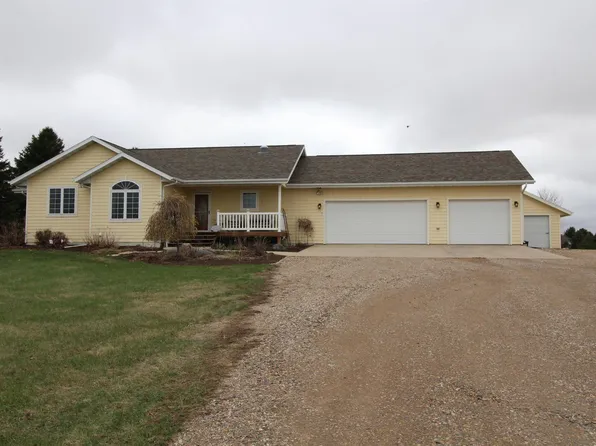 2109 213th Ave, West Okoboji, IA 51351