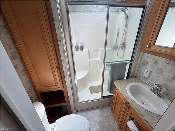 5th image of 438 Dogwood Cir