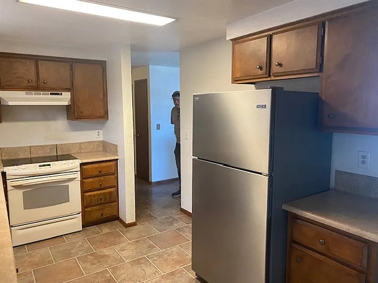 680 Malabar Dr — Photo 19