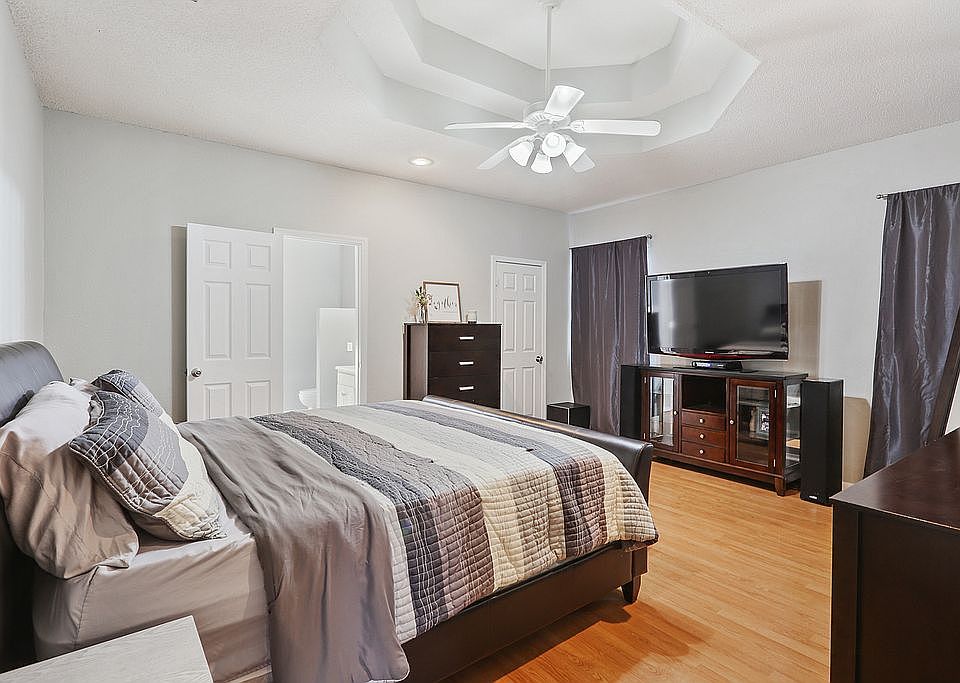 1st image of 3712 Karen Dr