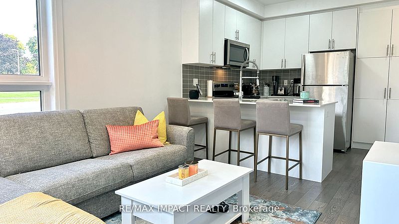 North York Townhouse for rent - 2 Bedrooms — photo 4