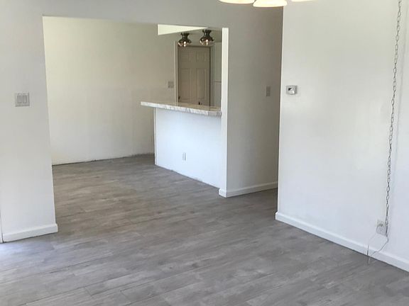 4th image of 5116 Meadow Creek Dr