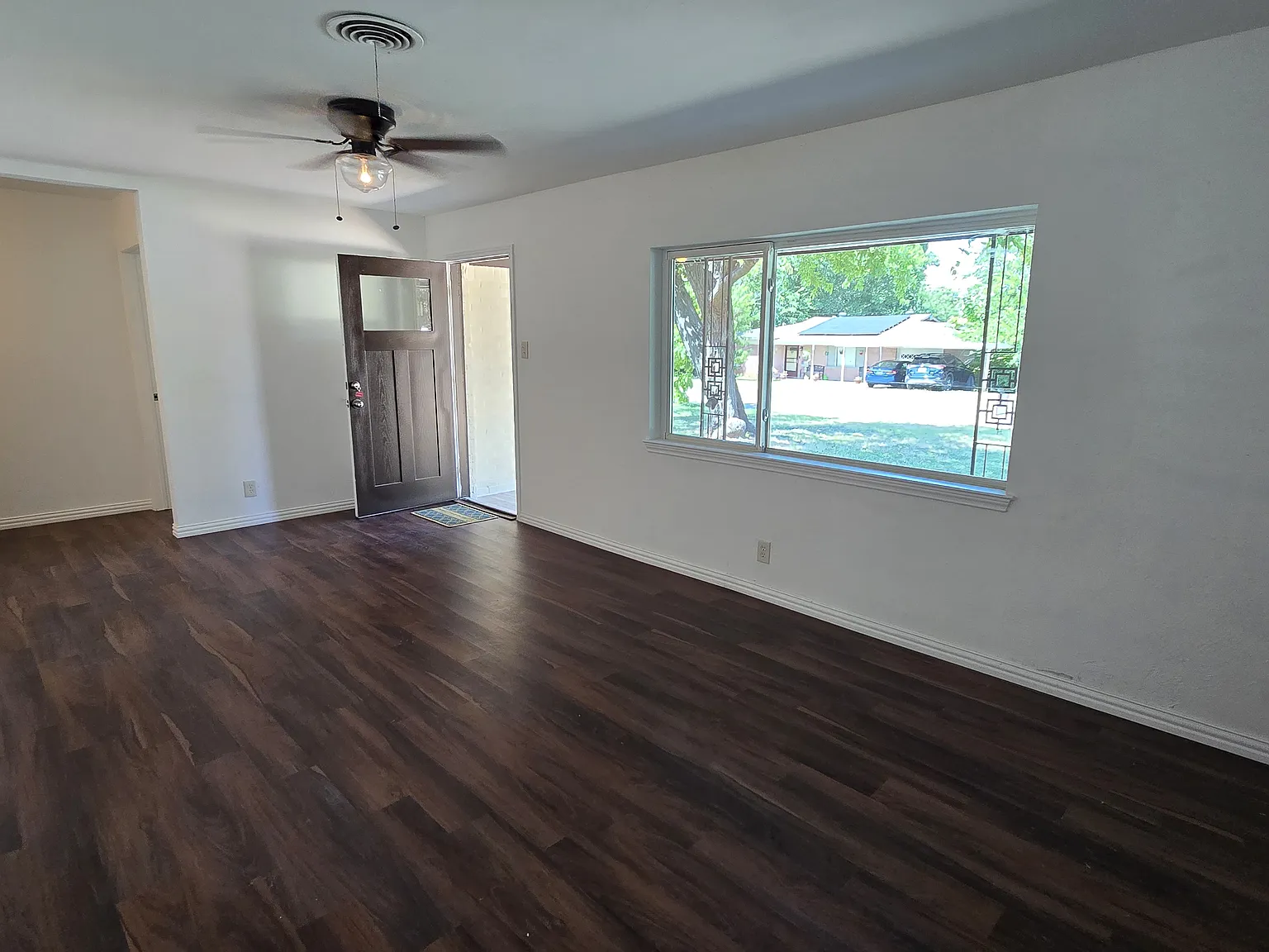 3 bed, 1394 sqft, $1,900 — Photo 4
