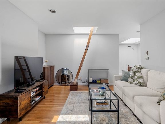 2nd image of 48 Dwight St APT 5