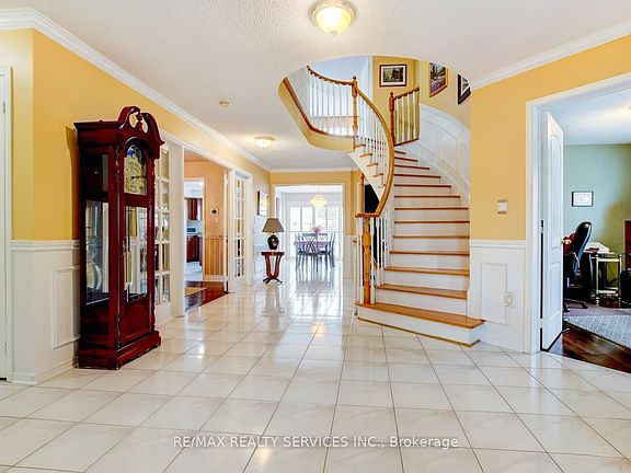 2nd image of 671 Peter Robertson Blvd