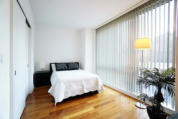 Sold by Renetta Real Estate | media 12