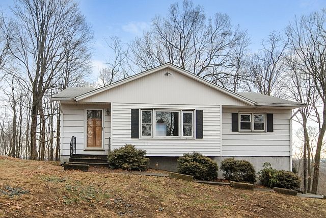 1st image of 296 Lovell St