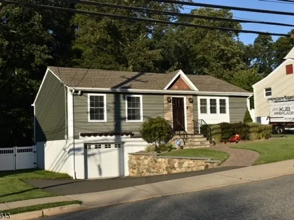 91 Yawpo Ave, Oakland Boro, NJ 07436