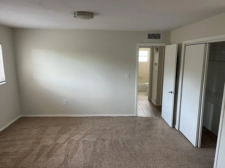 7029 Hibiscus Ave S #4 — Photo 14