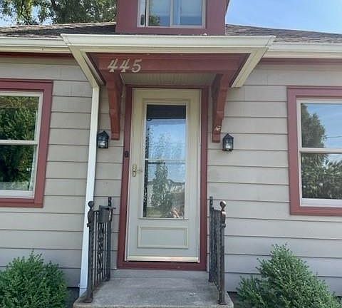 5th image of 445 E Jackson St