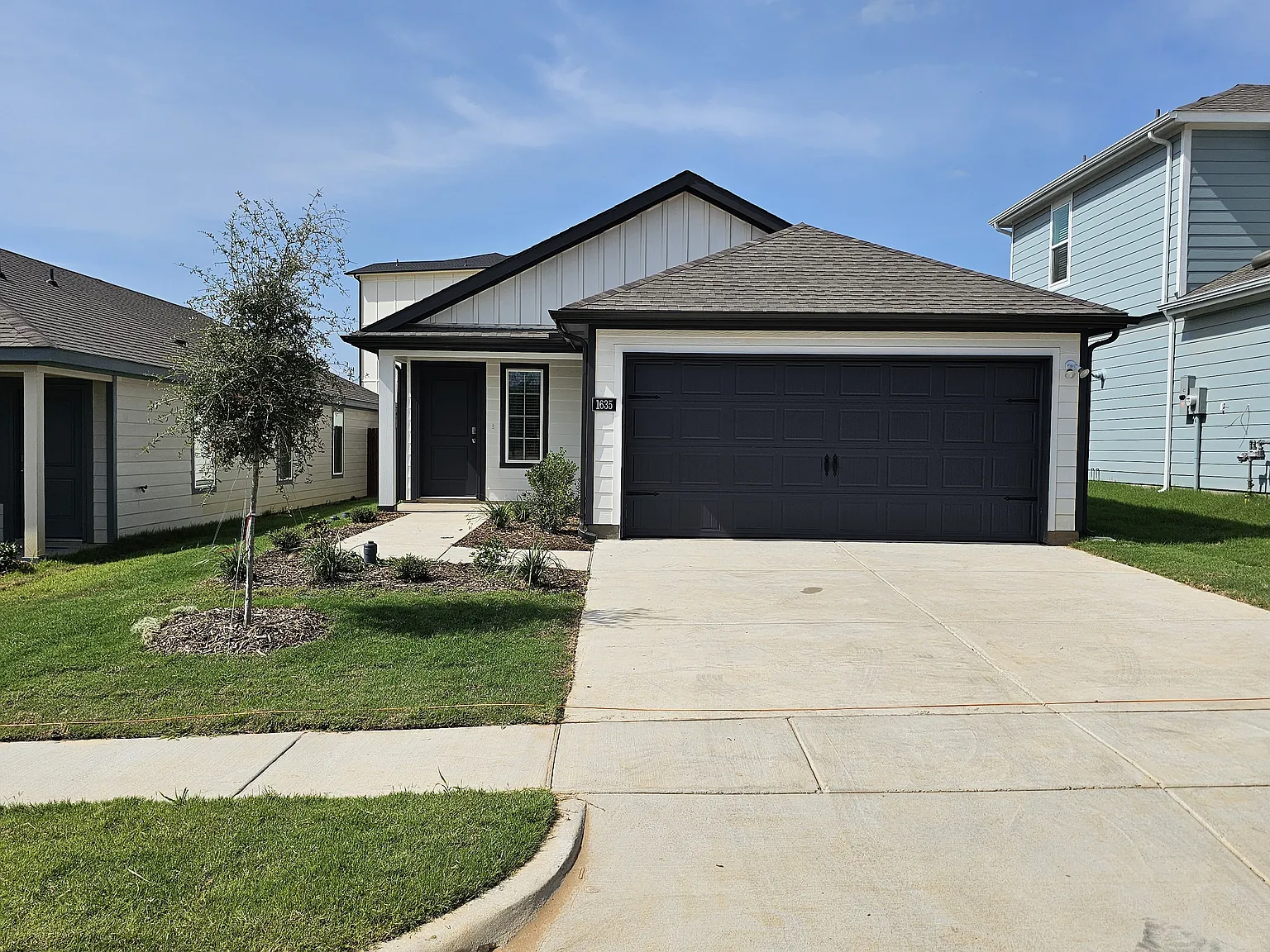 3 bed, 1335 sqft, $1,950 — Photo 3