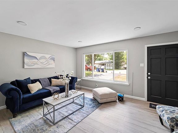 4th image of 16 Alandale Ct