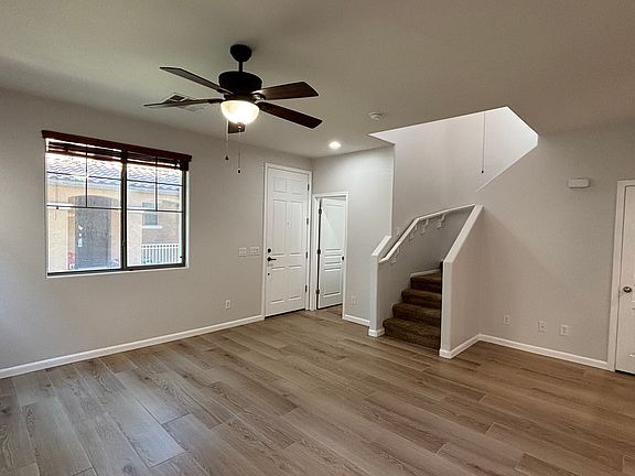 4th image of 3805 E Santa Fe Ln