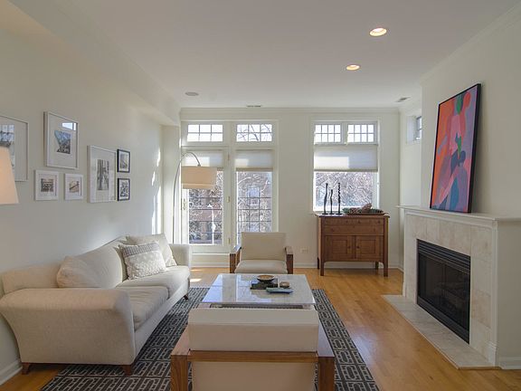 2nd image of 4918 N Janssen Ave #2S