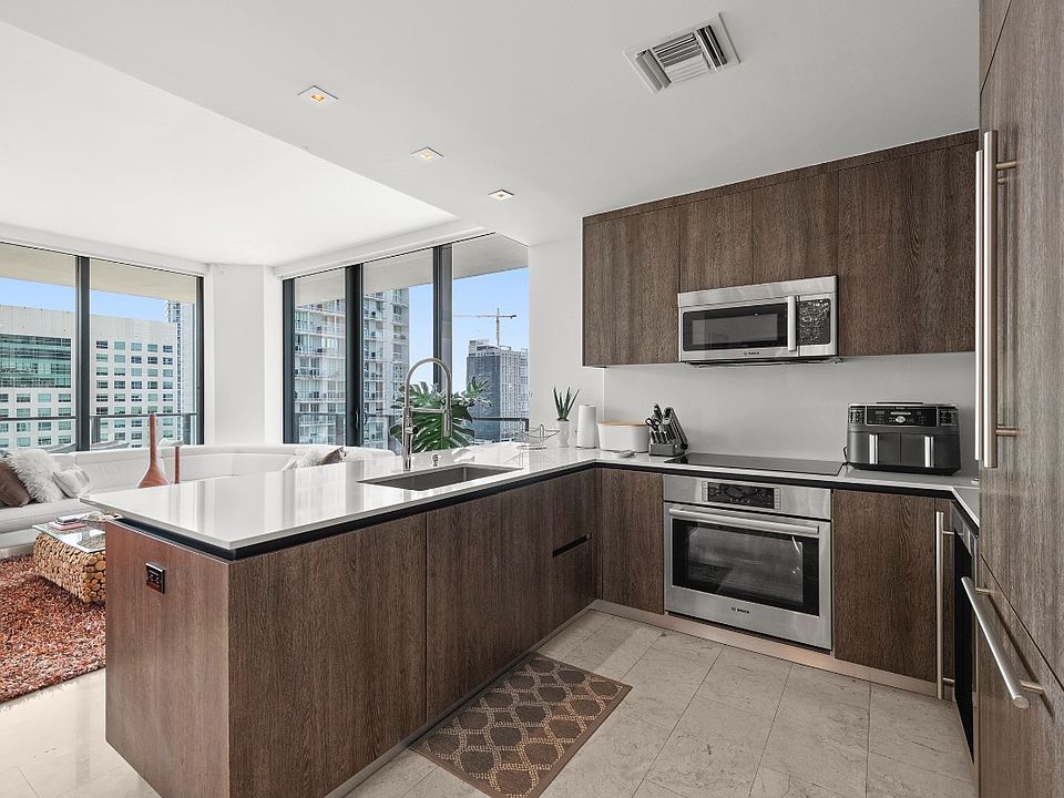 1st image of 950 Brickell Bay Dr #131