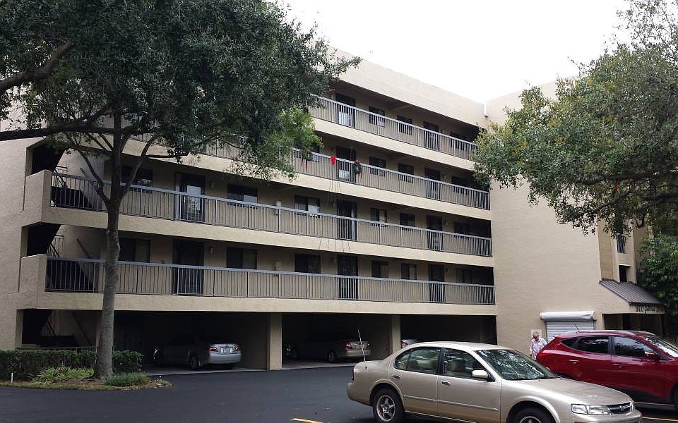 1st image of 1847 Golfview Dr