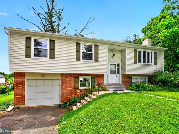 1745 Larkin Rd, Upper Chichester, PA 19061