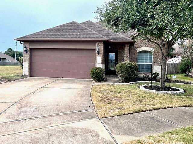 1st image of 26518 Everett Glen Ln