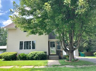 621 South Ave, Sycamore, IL 60178