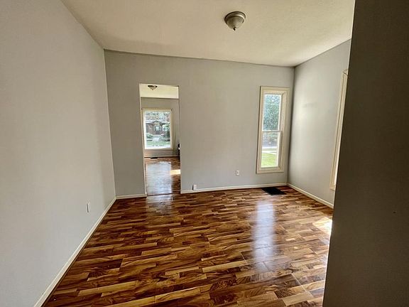 3rd image of 2915 Cottage Grove Ave APT 1