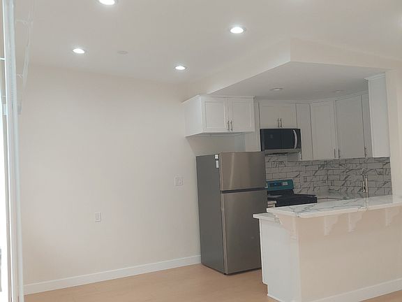 2nd image of 1722 Coronado Ave #J