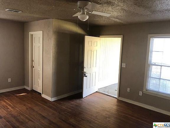 4th image of 906 Diamond Cir