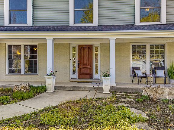3rd image of 1034 Dawes St