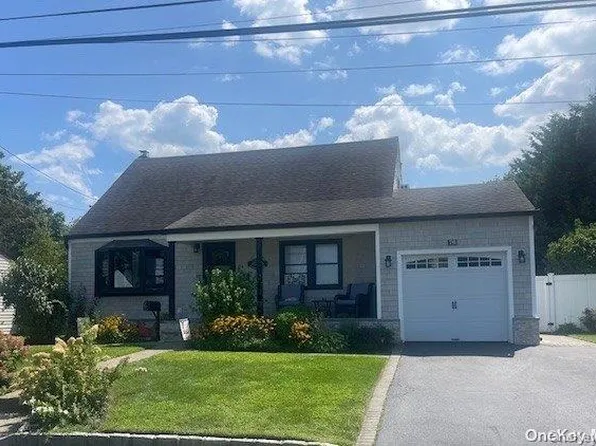 76 Tremont Road, Lindenhurst, NY 11757