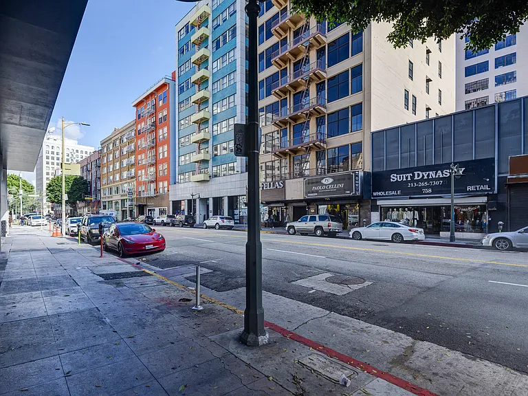 746 S Los Angeles St #703 — Photo 29