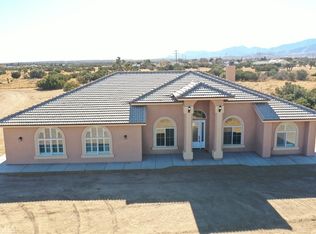 9410 Shasta Rd, Phelan, CA 92371