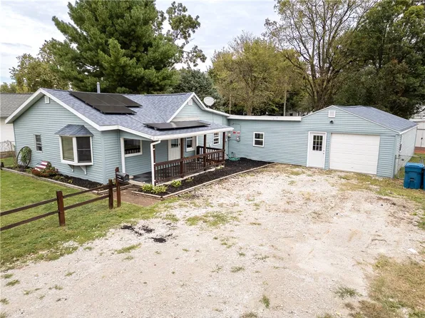 806 Lawndale Ave, Tilton, IL 61833