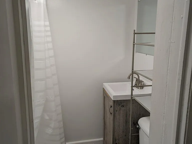 3239 N Southport Ave #RG — Photo 14