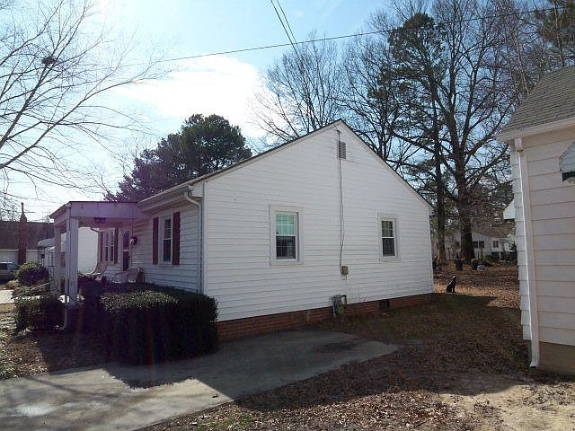 2nd image of 504 Dewey St SW