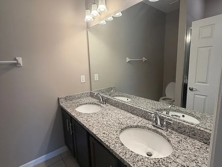 1039 San Cristobal Ave — Photo 16
