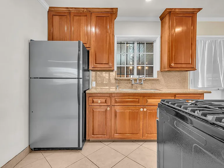1239 W Carlton Pl — Photo 8