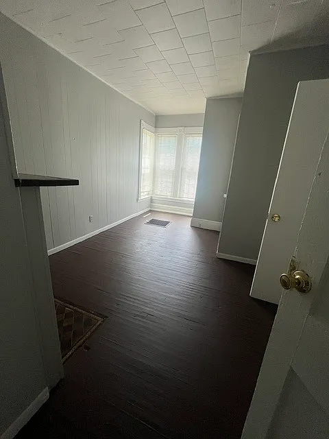 18 Phelps Ave - 3 — Photo 3