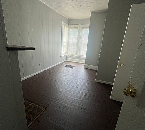 2nd image of 18 Phelps Ave APT 3