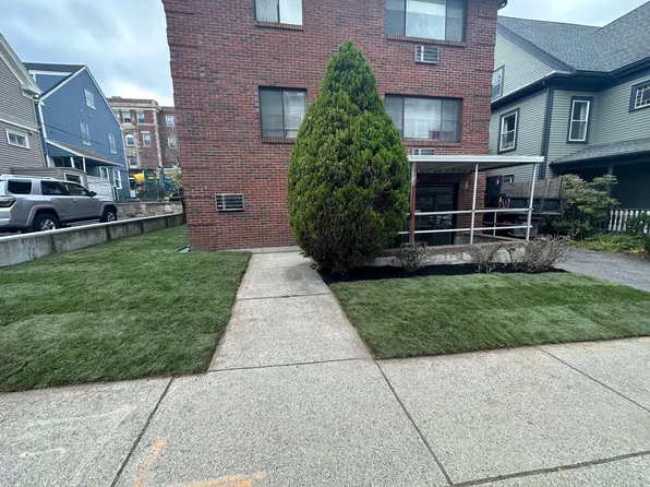 136 School St #101, Somerville, MA 02143