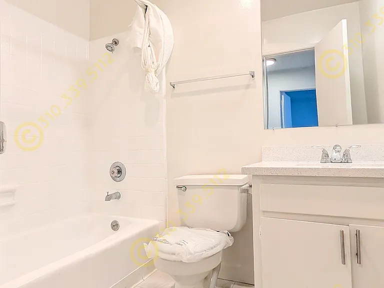 11852 Rochester Ave #8 — Photo 18