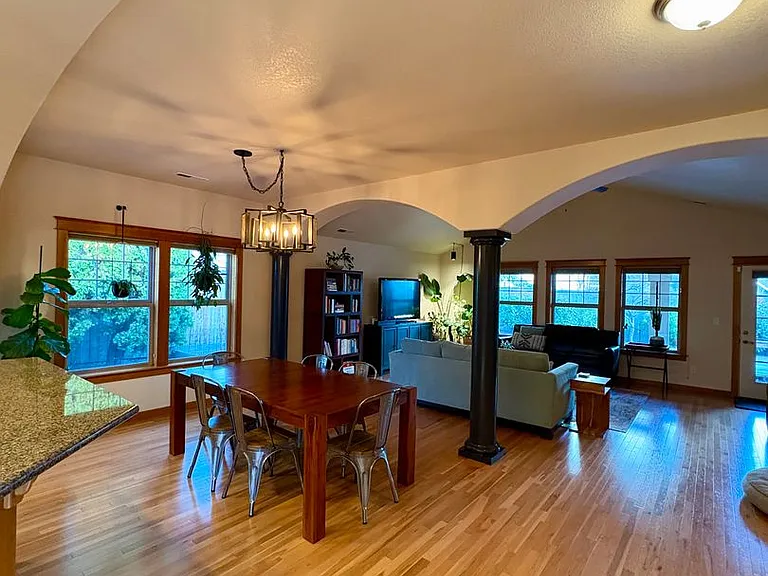 431 Stanford Ave — Photo 17