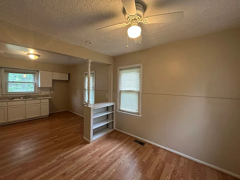 6160 McGuire St — Photo 11