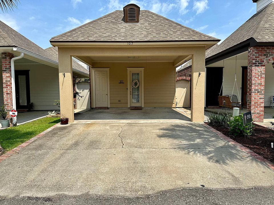 1st image of 107 Coconut Grove Cir