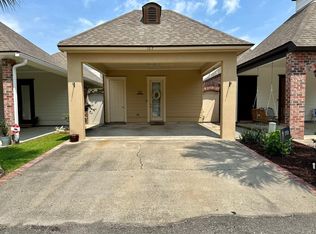 107 Coconut Grove Cir, Lafayette, LA 70508