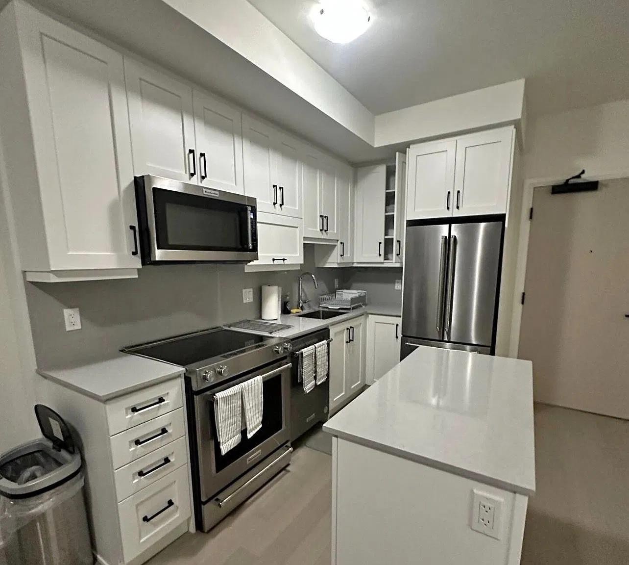 3 bed, $2,800 — Photo 2