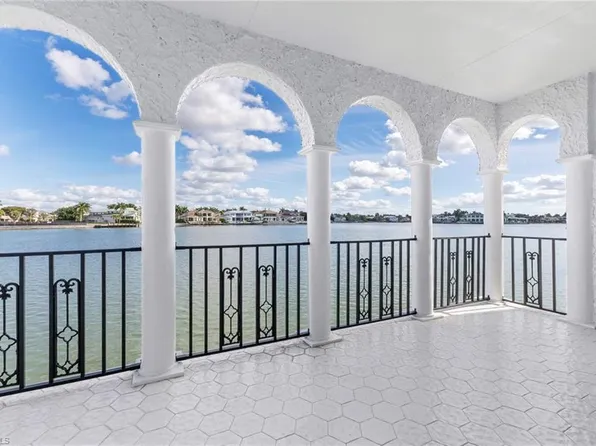 4000 Gulf Shore BLVD N #2000, NAPLES, FL 34103