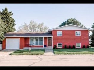 205 E 3rd St, Imperial, NE 69033