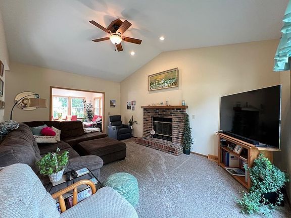 4th image of 3017 Candlewood Dr