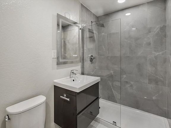 5th image of 150 Harrison Ave #18