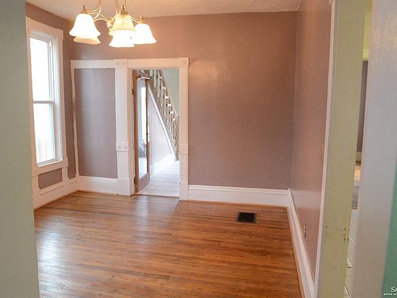 4th image of 246 S 10th St